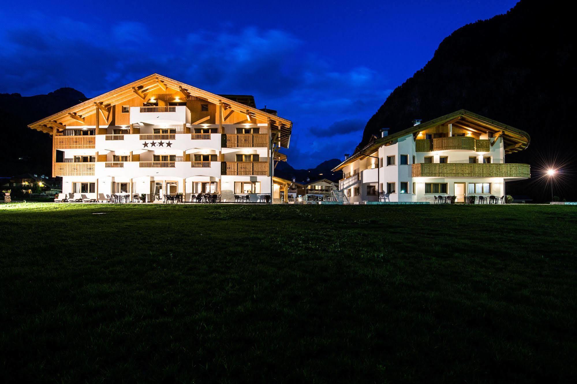 Golden Park Resort Campitello di Fassa Exterior photo